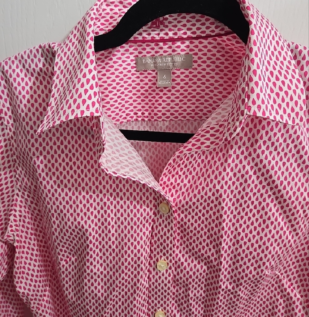 Women's banana republic, non iron, fitted button Down Shirt Size 6 - Picture 2 of 3